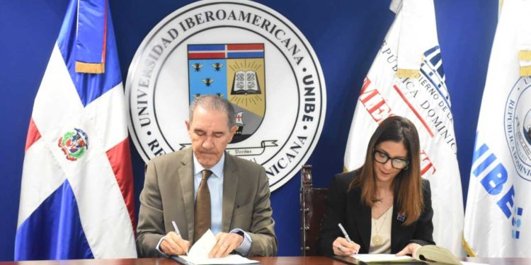 Mescyt y Unibe suscriben convenio de colaboración para impartir primer doctorado en Investigación en Ciencias de la Salud y del Comportamiento