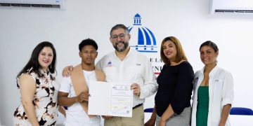 Medio Ambiente e Infotep certifican 144 guardaparques y guías ecoturísticos en Pedernales