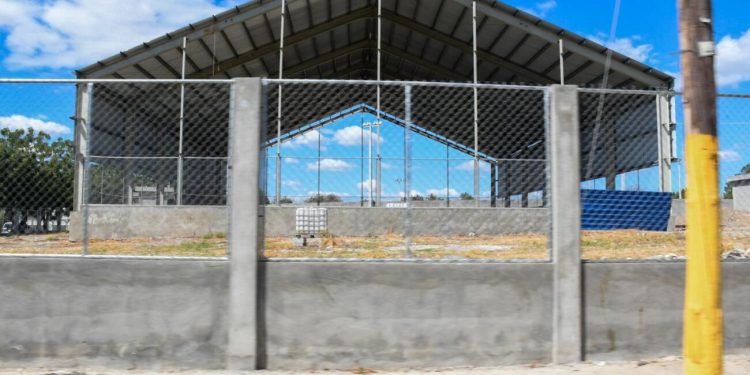 En dos meses concluirá construcción polideportivo de Sabana Yegua, en Azua