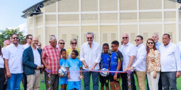 Presidente Abinader inaugura remodelación del campus de fútbol Leonel Plácido en Puerto Plata