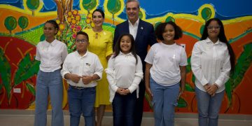 Presidente Abinader y primera dama entregan moderno pabellón oncopediátrico para la atención infantojuvenil