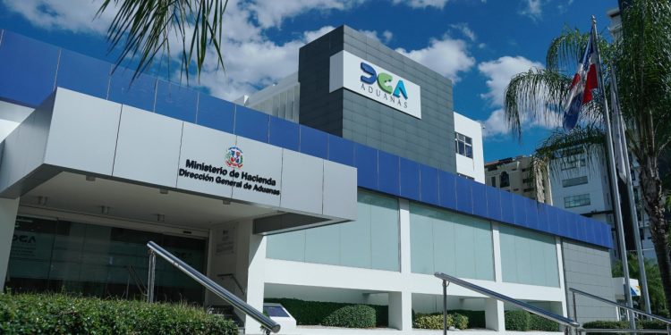 Dirección General de Aduanas ha triplicado la cantidad de divisas incautadas en tres años de gestión