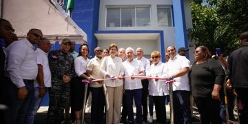 Vicepresidenta entrega obras educativas, deportivas y de seguridad