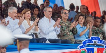 Presidente Abinader encabeza desfile en conmemoración del 180 aniversario de la batalla del 30 de Marzo