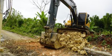 Indrhi recorre Bajo Yuna; equipos pesados accionan en protección de producción agrícola