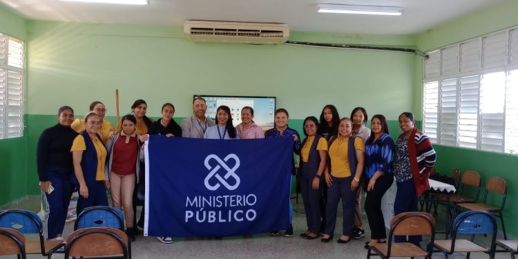 Fiscalía de Hermanas Mirabal desarrolla jornada educativa y preventiva para formar ciudadanos responsables en el contexto escolar y comunitario