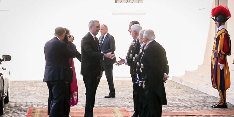 Presidente Abinader llega a la sede del Vaticano para su audiencia privada con el Papa Francisco