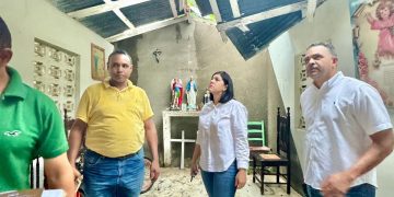 Senadora electa, María Mercedes Ortiz, junto a las autoridades provinciales y locales, gestiona ayuda para familias afectadas por ventarrón.