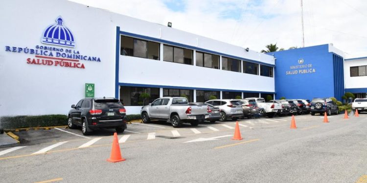 Ministerio de Salud notifica casos de Covid-19 continúan disminuyendo