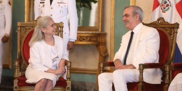Presidente Luis Abinader recibe cartas credenciales de siete nuevos embajadores