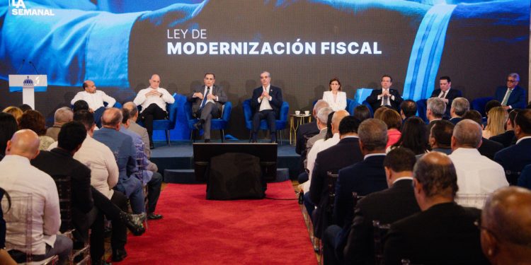Presidente Abinader encabeza presentación del Proyecto de Ley de Modernización Fiscal, en LA Semanal