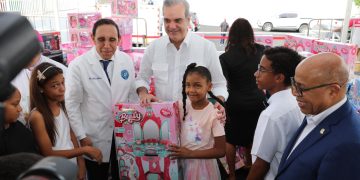 Presidente Abinader participa, por segundo año consecutivo, en aguinaldo navideño de la Fundación Cruz Jiminián