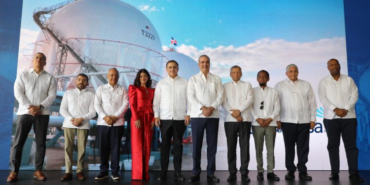 Presidente Abinader define a Refidomsa como una empresa estratégica para la República Dominicana