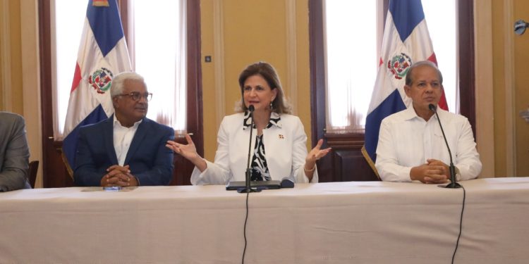 Vicepresidenta Raquel Peña inicia entrega del Bono Navideño a juntas de vecinos de todo el país, a través de gobernaciones provinciales