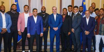 Presidente Abinader celebra Navidad con noche de Grandes Ligas, en el Palacio Nacional
