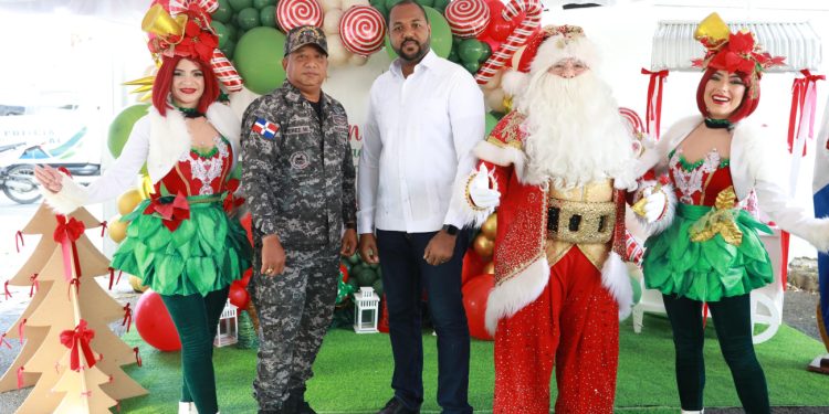 Indotel fortalece seguridad ciudadana dotando de internet y equipos tecnológicos al destacamento de María Auxiliadora