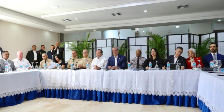 Presidente Abinader encabeza reunión de seguimiento al Plan de Seguridad Ciudadana