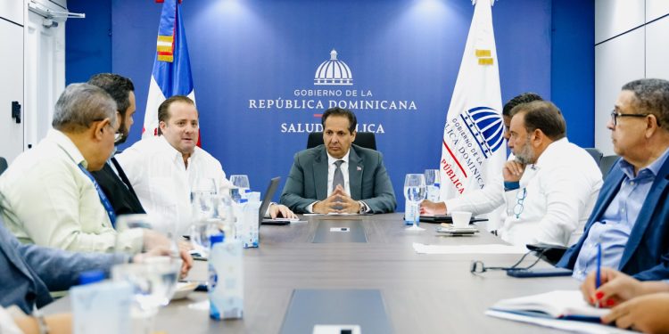 Gobierno coordina estrategias para fortalecer el sistema sanitario y mejorar la expectativa de vida