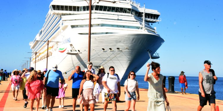 Puerto de Cabo Rojo recibe su tercer crucero en este año