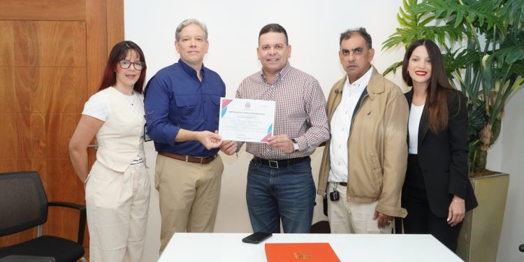 Proindustria destaca crecimiento del Parque Zona Franca de La Vega y entrega certificación industrial a Baltimore Dominicana