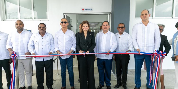Vicepresidenta Raquel Peña entrega renovada la Emergencia del Hospital Doctor Jacinto Mañón, beneficiando a más de 80,000 personas
