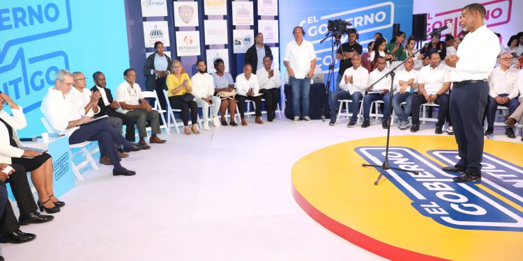 Presidente Abinader fortalece inclusión social en Pedro Brand, con tercer encuentro del programa "El Gobierno Contigo"