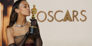 Gobierno felicita a Zoe Saldaña por ganar su primer Óscar