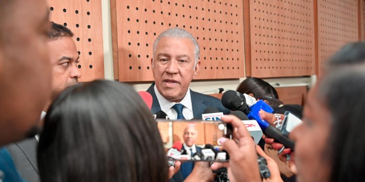 Ministro Andrés Bautista: Cuando se trata de problemas de la patria, todos estamos llamados a aportar soluciones