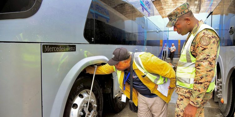 Intrant inhabilita más de 300 licencias vencidas en operativo Semana Santa 2025