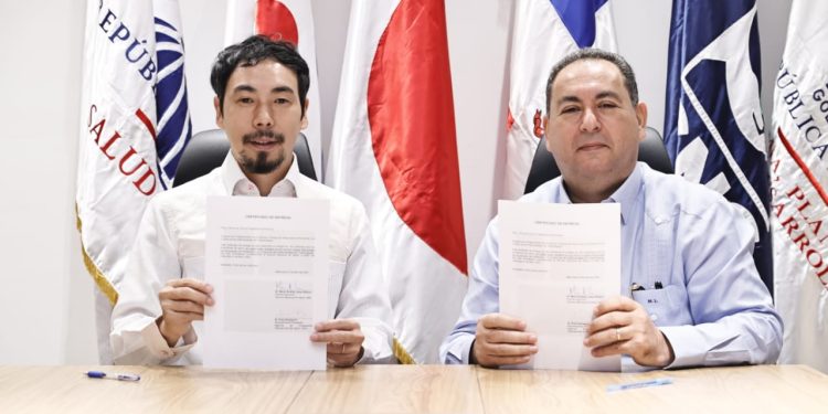 SNS recibe 120 uniformes de parte de la JICA para fortalecer la labor de promotores de salud