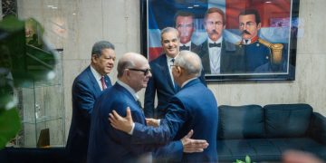 Convocatoria del presidente Abinader a los expresidentes es un aval de la seriedad del tema haitiano, según Andrés Bautista