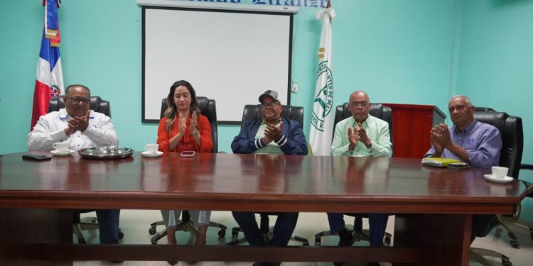 Indrhi continúa optimización de sistemas de riego; inicia estudios para rehabilitar canales Luis Bogaert y Mao – Gurabo