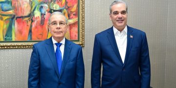 Presidente Abinader se reúne con el expresidente Danilo Medina para fortalecer posición unificada ante crisis haitiana