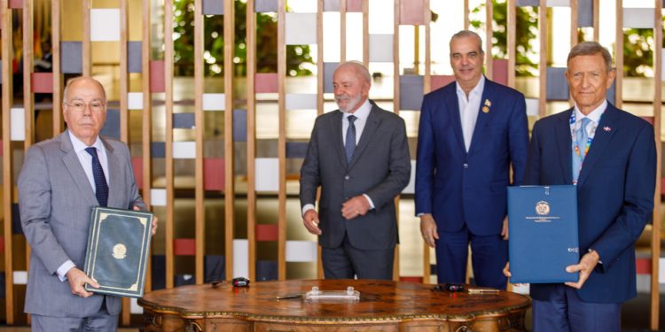 RD y Brasil firman acuerdos de entendimiento para mejorar la gestión pública y fortalecer la formación del personal diplomático de ambos países