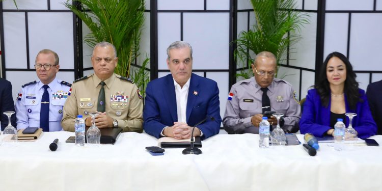 Presidente Abinader encabeza reunión de seguimiento al Plan de Seguridad Ciudadana