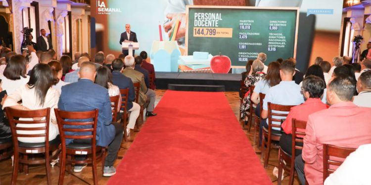 Presidente Abinader dice año escolar se inicia con una matrícula de 2,664,028 estudiantes; 77.5 % corresponde al sector público y 22.5 % al sector privado