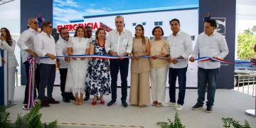 Presidente Abinader inaugura ampliación del área de internamiento del Hospital Regional Luis Morillo King, que beneficiará a más de 500,000 personas