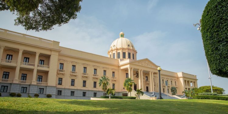 5 años de gestión del Presidente Abinader: provincia Santo Domingo se llevó el pastel más grande en descentralización de la inversión pública