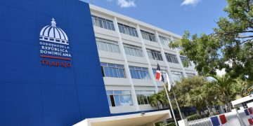 Ministerio de Trabajo llama a flexibilizar jornadas y posponer actividades no esenciales en provincias bajo alerta roja