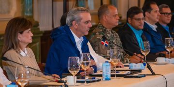 Presidente Abinader mantiene suspensión de labores y de docencia este jueves para el Gran Santo Domingo y provincias en alerta roja