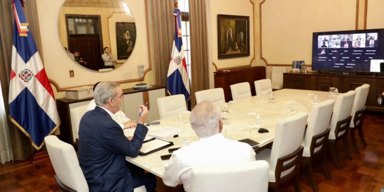 Presidente Abinader encabeza reunión virtual con 15 gobernadoras para pasar balance tras el paso del huracán Melissa