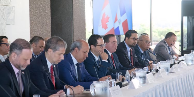 Ministro de Administración Pública presenta a Cabo Rojo como oportunidad de inversión, en la Semana Dominicana en Canadá