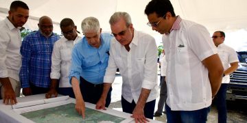 Presidente Abinader anuncia anheladas soluciones a problemas de alcantarillado, agua potable y electricidad en Higüey
