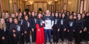 Presidente Abinader respalda pacto nacional contra la violencia de género; recibe documento de Reforma Integral “Déjala Ir”