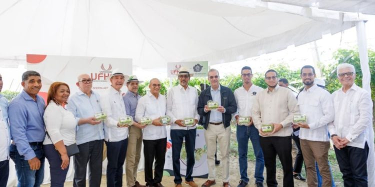 Presidente Abinader inaugura dos naves industriales en zona franca de la provincia San Juan, que generan 500 empleos y contribuyen a su desarrollo económico y social