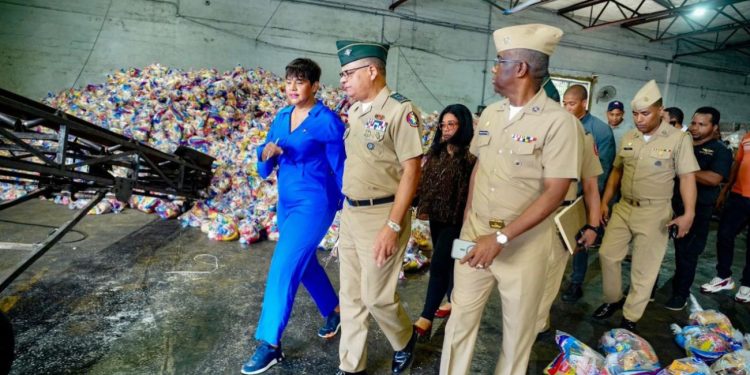 La República Dominicana envía ayuda humanitaria a Jamaica tras el paso del huracán Melissa