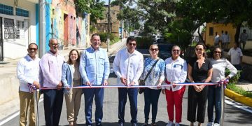 Ministro David Collado entrega 11 calles reconstruidas en Ciudad Colonial