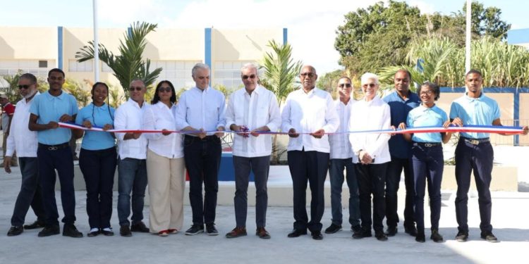Presidente Abinader inaugura Liceo Experimental UASD en Elías Piña, tras de 12 años paralizado