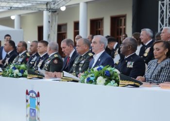 Presidente Abinader encabeza graduación de 26 damas y caballeros guardiamarinas
