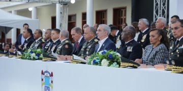 Presidente Abinader encabeza graduación de 26 damas y caballeros guardiamarinas